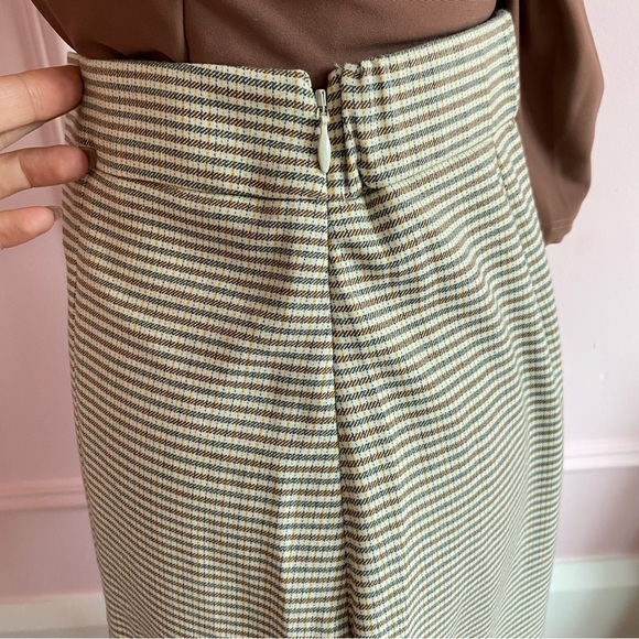 Aritizia Babaton Pencil Skirt, Neutrals, Gold/Beige, Slit, Fitted, Women’s US 6 - Picture 3 of 12